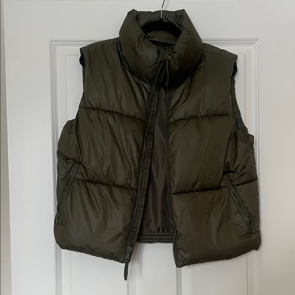 Women’s Old Navy Olive Green Puffer Vest